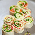 Wrap bites - 8 Stück mit Basilikumpesto, Tomate, Mozarella, Rucola