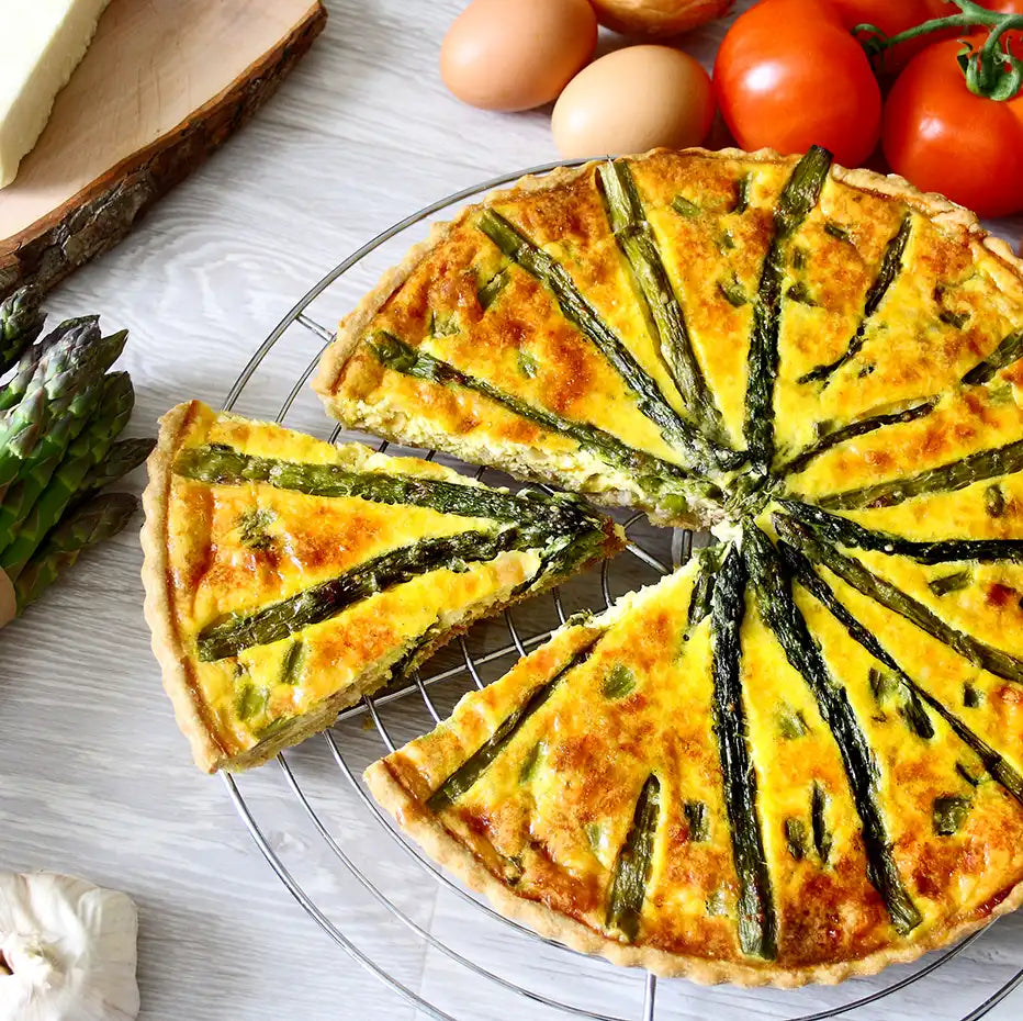 Buffet hot - Mediterrane Quiche mir Rinderhack mit Zucchini, Tomaten & getrockneten Oliven x 12 Portionen