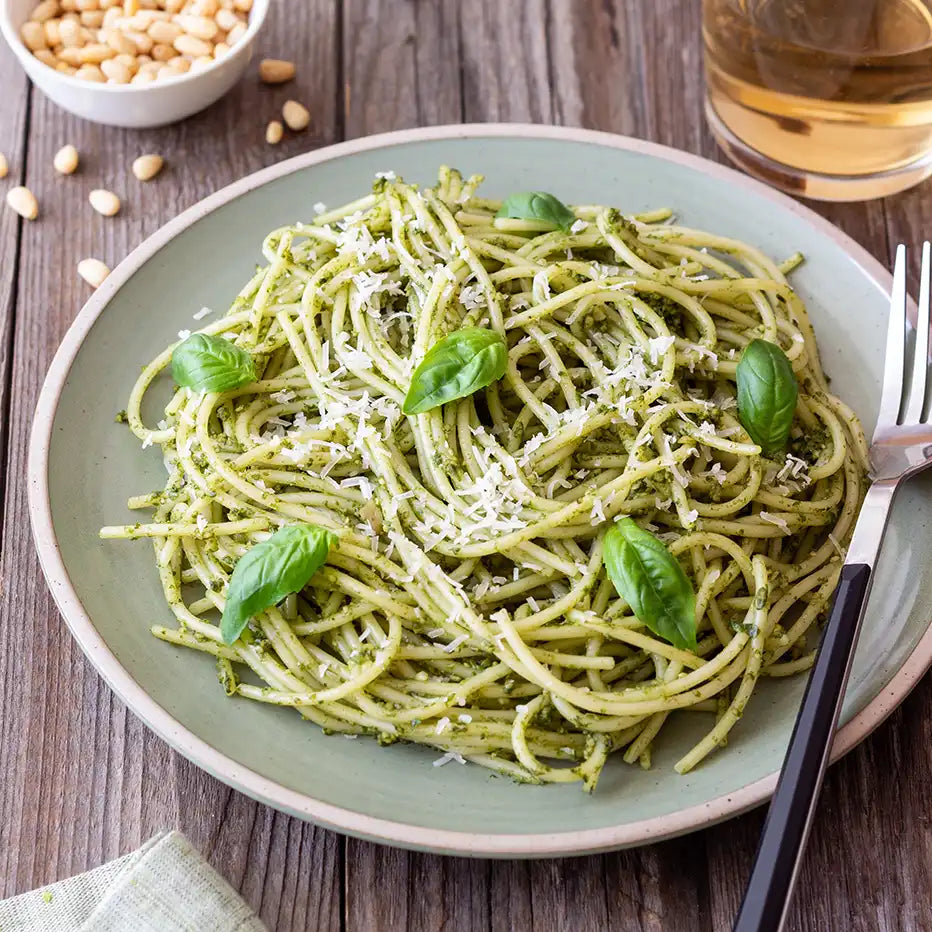 Buffet hot - Spaghetti mit Basilikum-Pesto gerösteten Sonnenblumenkernen und Ruccola x 12 Portionen
