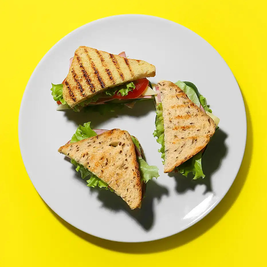 Tea Sandwich mit Auberginen Carponata und veganem Feta 16 Portionen