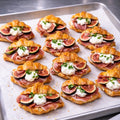 mini Croissant Proscuitto, Feige und Burrata 12 Portionen